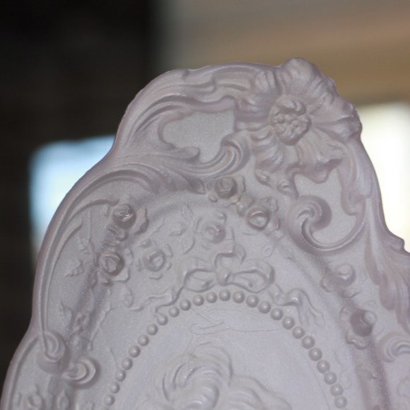 Frosted glass Floral Cameo Portrait woman bust Dresser tray Plate flower Vintage - Picture 3 of 5